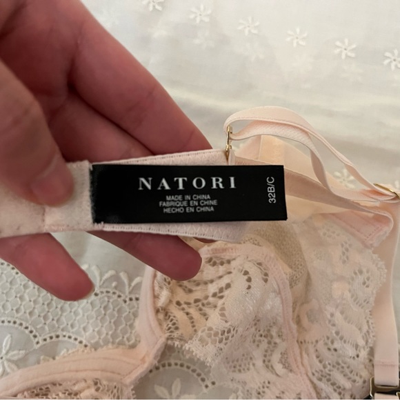 Natori Feathers Wireless Convertible Bra in Tulle - Picture 5 of 9